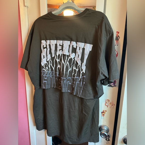 Mens GIVENCHY T-shirt - Picture 1 of 5